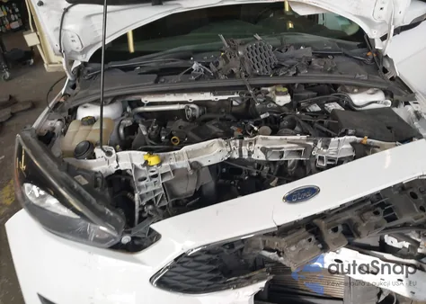 2018 Ford Focus Sel z USA, uszkodzony, nr VIN 1FADP3M21JL231019